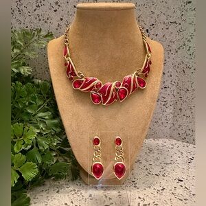 Vintage Trifari red and gold necklace set